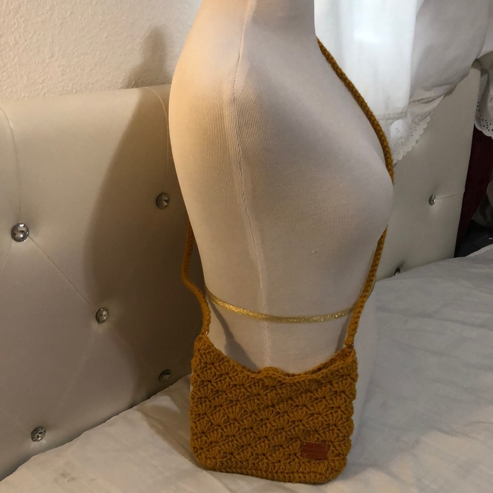 Handmade Crochet shell crossbody, Shoulder bag model